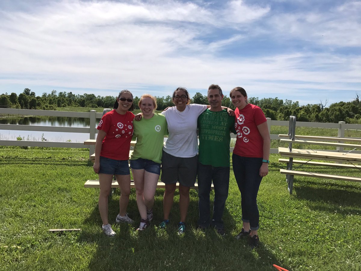 Sprucing up VOA Park with some paint and new benches for RDoS! #D418GivesBack #G494GivesBack @I_Tob26 <a href="/rickd0055/">Rick Dengelegi</a> <a href="/EckelsJd/">Joe Eckels</a> <a href="/bowdenac128/">Amanda</a>
