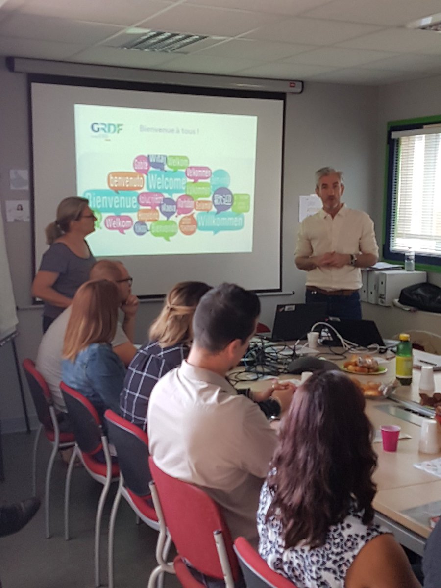 Stephane_M_AAG's tweet photo. #journeeclient #aagmed lancement du référentiel clients sur Méditerranée ! #tousacteurs pour la #satisfaction clients avec JP Ruiz Drc -DEX https://t.co/JmBAXxnbeQ