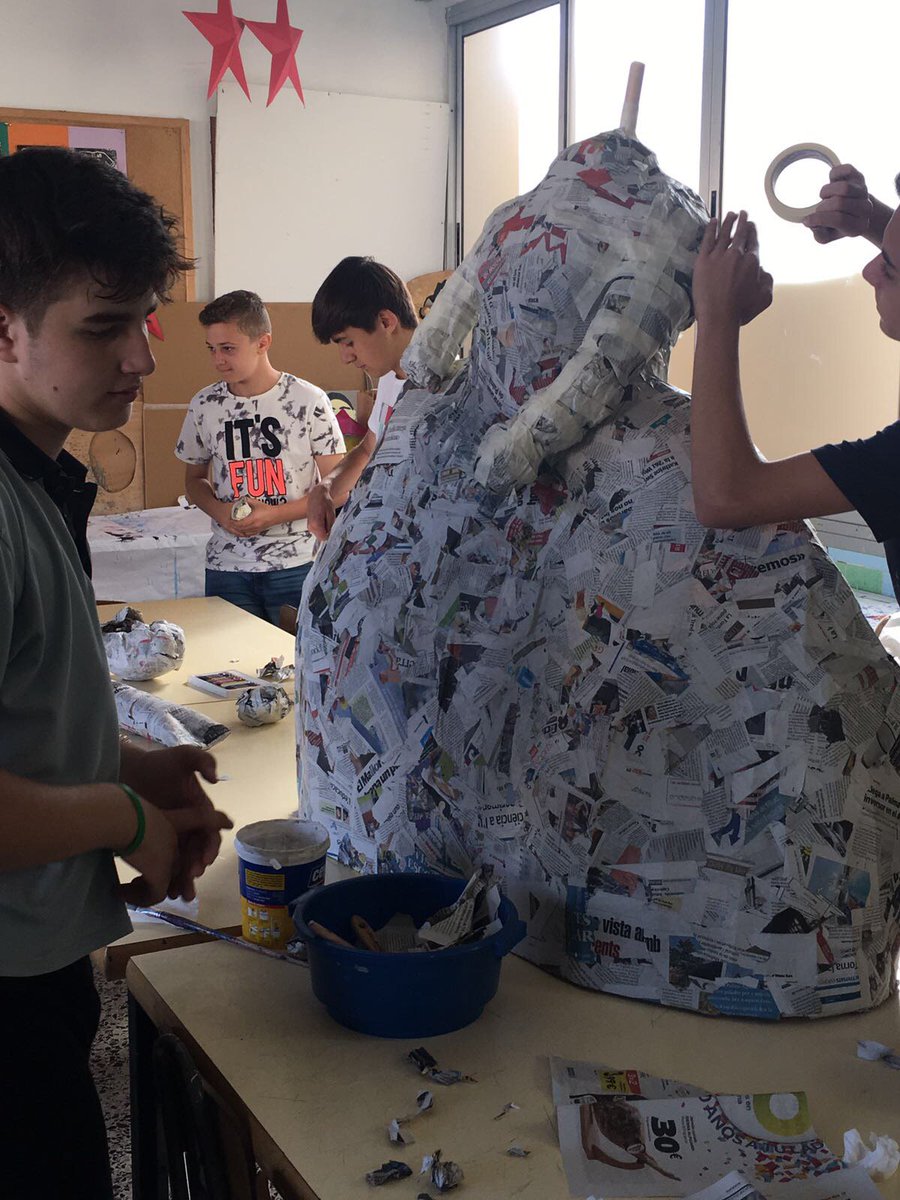 LaSalleInca's tweet photo. 2a d’ESo. Projecte les Menines.👏🏻👌🏻 https://t.co/dvEo8gH5bc