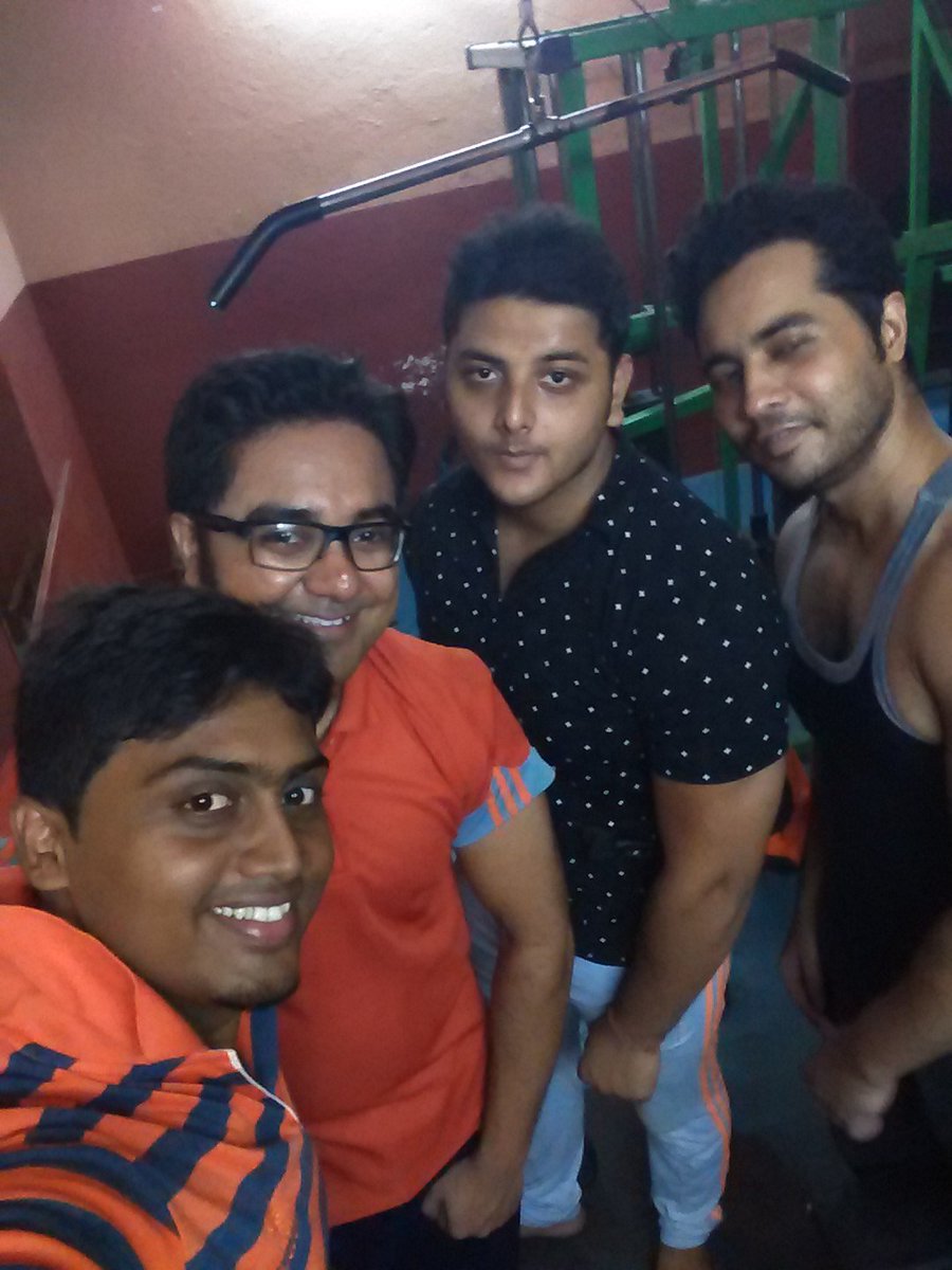 kanchan_178's tweet photo. @GioneeIndia #Selfiestan #Groupfie
#GioneeSPL https://t.co/qh5PqMCQsp
