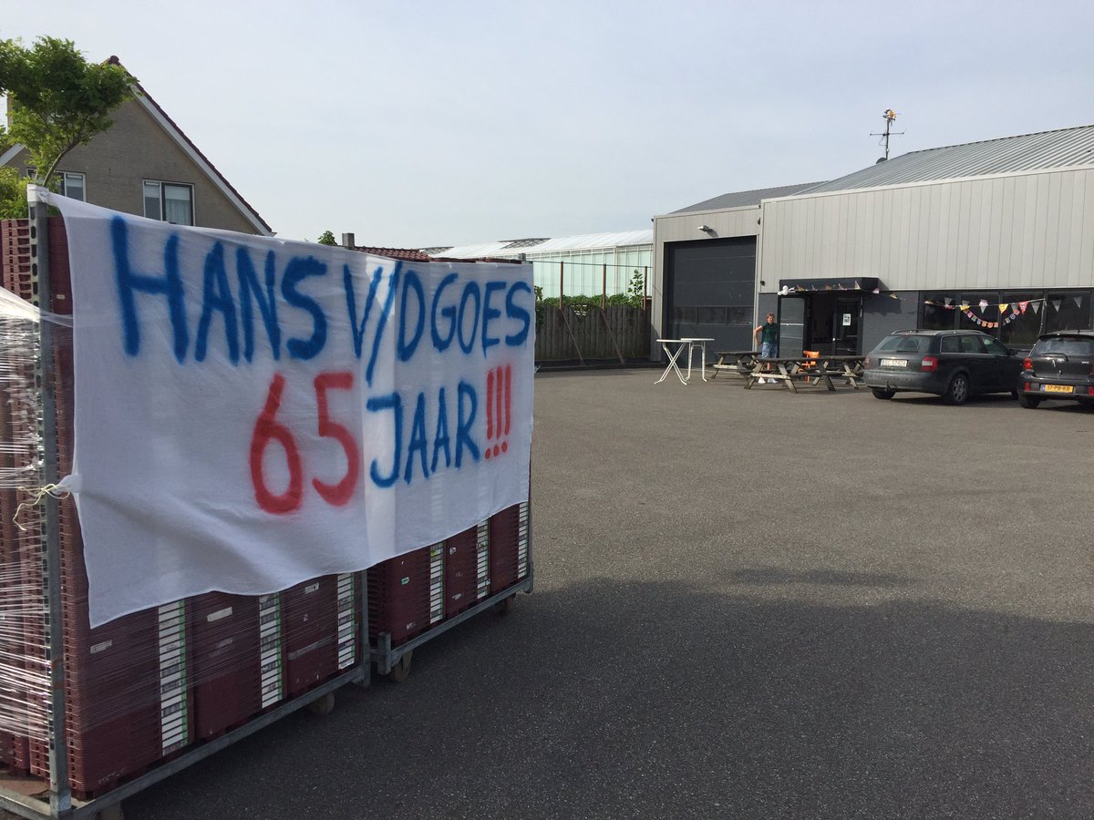 Vandaag is Hans 65 jaar geworden! Van harte gefeliciteerd namens alle collega's van van der Goes Orchideeën.