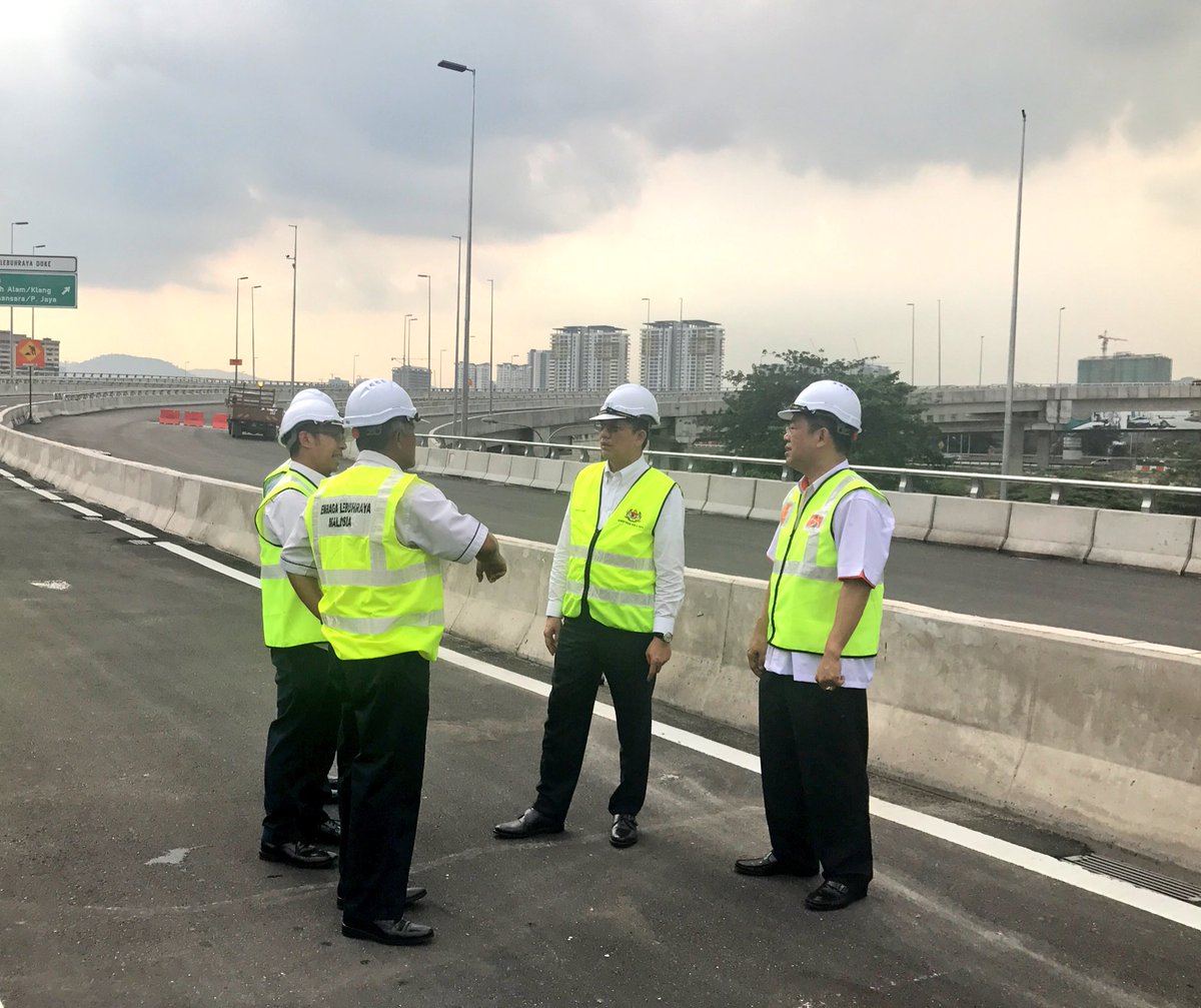 Lawatan kerja YBM @MOWorks @PetraJayaMP ke tpk projek Lebuhraya Duta-Ulu Kelang (DUKE) Fasa 2 #infrarakyat #Negaraku @LLMKP @LebuhrayaDUKE