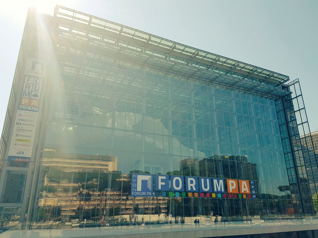 microsoftitalia's tweet photo. Splende il sole su #ForumPA2017. Presenti con @simonmor09 @paolacavallero Venite a trovarci nella sala Microsoft ! https://t.co/YMRktGqWfH