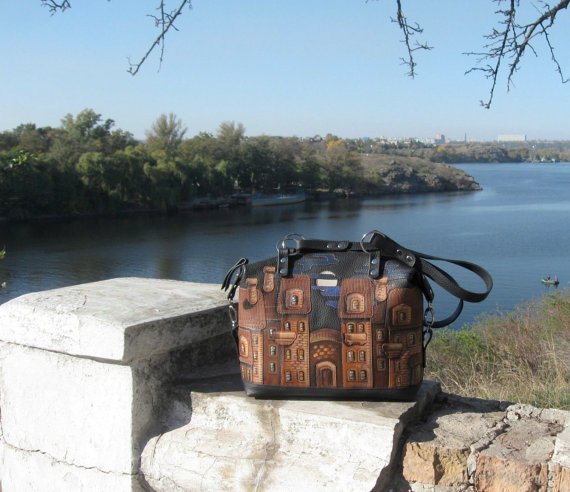 jamaika122's tweet photo. https://t.co/HbN18jQPEE #leatherbag #DesignerHandbag #UniquePurse #HandmadeBag https://t.co/lLehk9QDBo