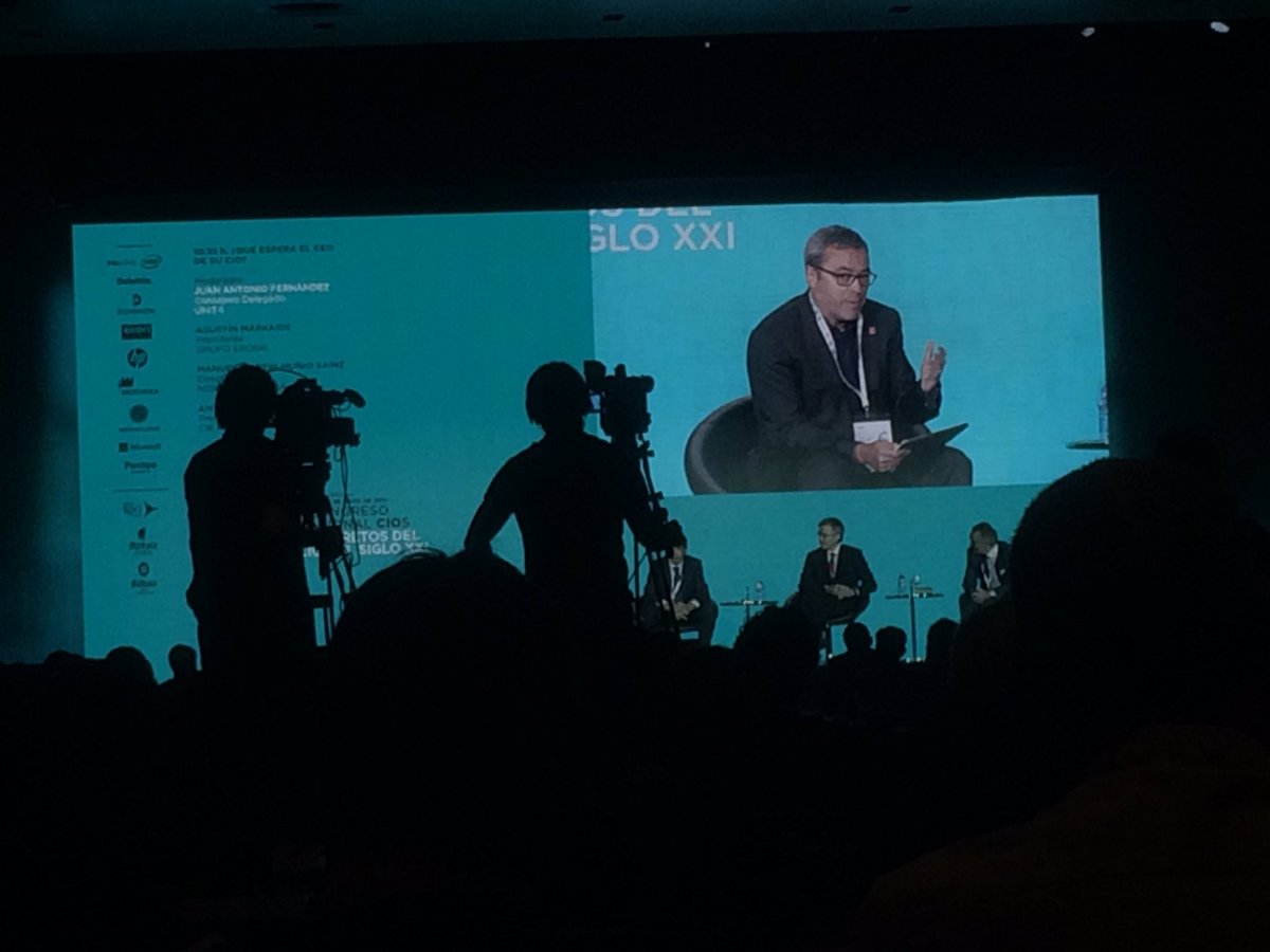 ipertusa's tweet photo. En el #CongresoAPDcios aprendiendo sobre la tecnologia y la funcion de los CIOs en la empresa del futuro https://t.co/nTNhGuQzSi