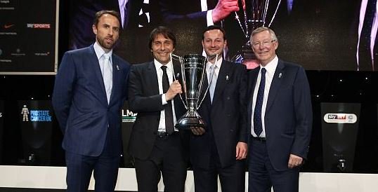 Antonio Conte ketika menerima penghargaan LMA