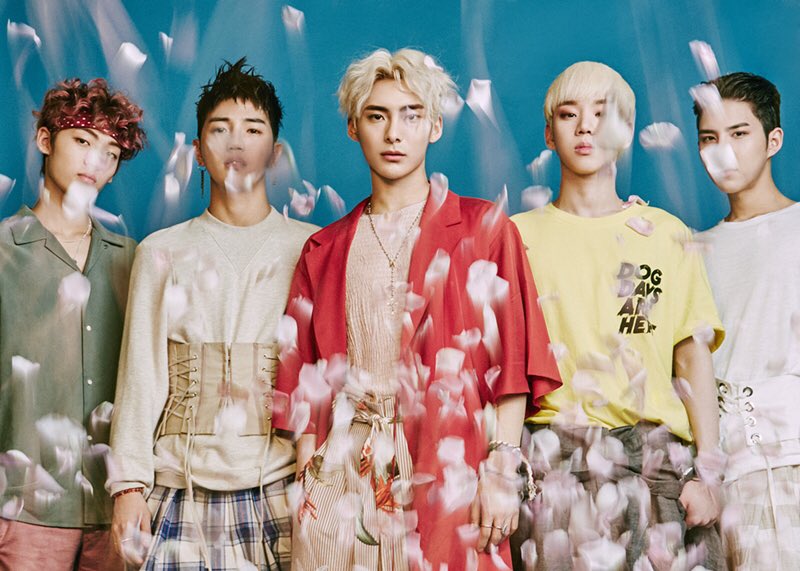 C. A. Эйс группа корейская. E. E.