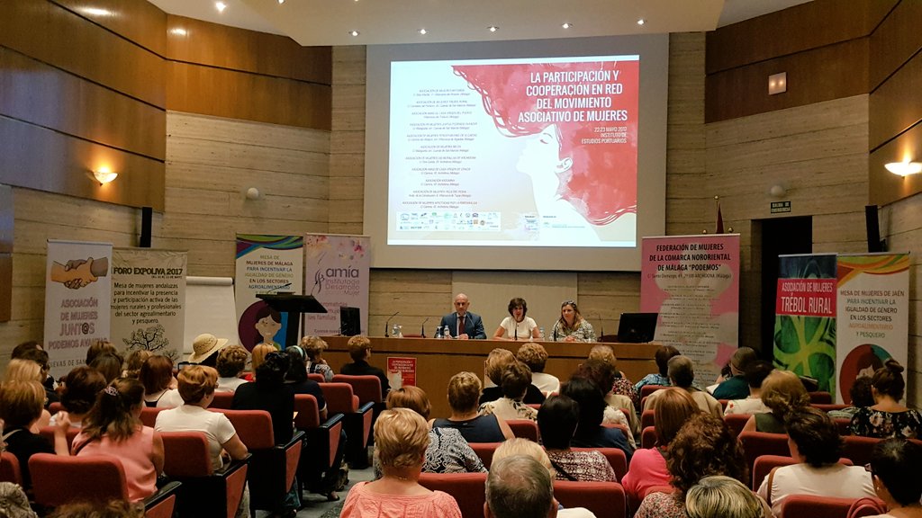 institutoAMIA's tweet photo. 2° Día. Inauguración de Rosa del Mar Rodríguez. Coordinadora del IAM y Francisco Javier Salas. Delegado de Agricultura. Adela Romero. CAMP https://t.co/Sq6Z0RfK3H