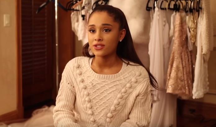 gmanews's tweet photo. Ariana Grande 'broken,' says sorry after deadly Manchester blast https://t.co/hsb2k2DY3d https://t.co/FfTeuCHkmg