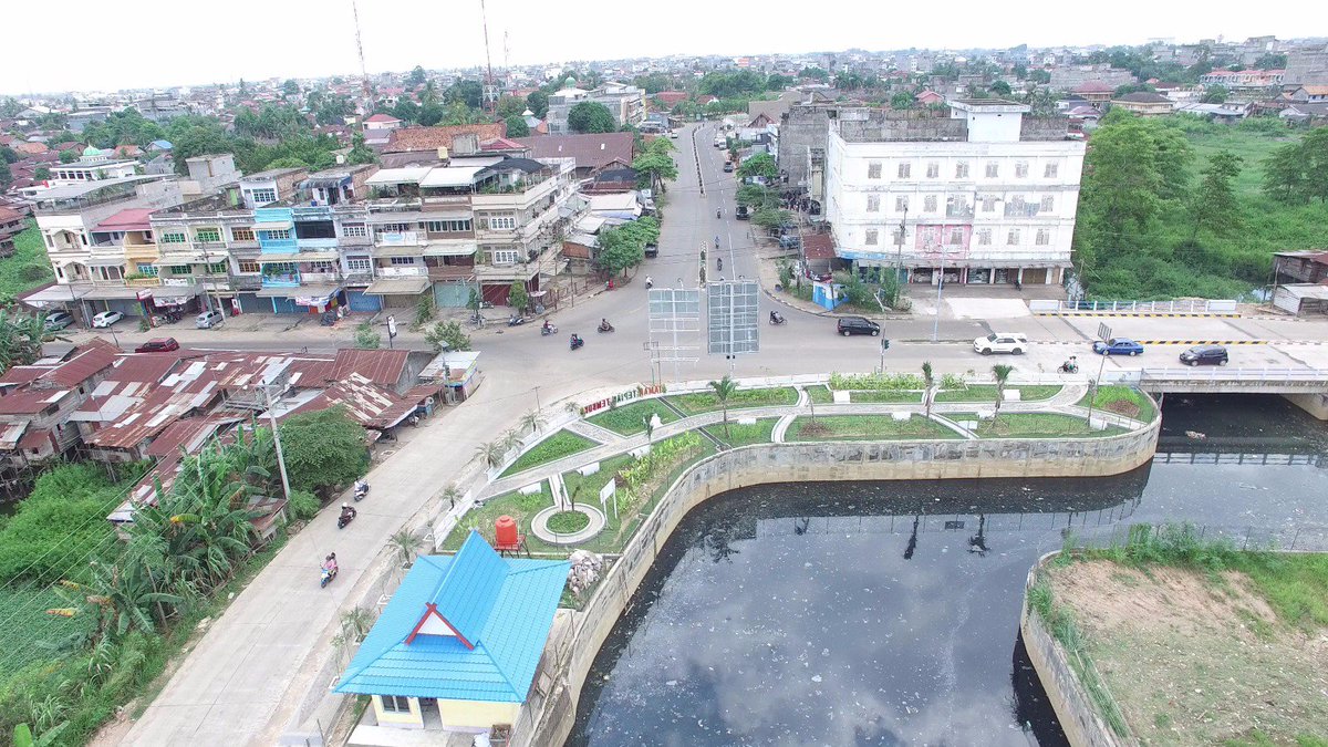Orang sukses mengawali paginya dengan senyuman, segala urusan akan dimudahkan. Selamat pagi #SobatPUPR 😊🌤