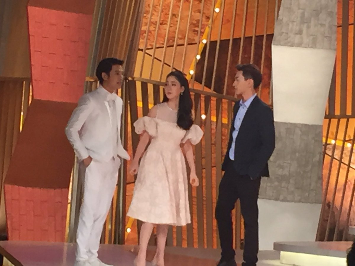 kung_ji's tweet photo. เตรียมพร้อมเข้ารายการ สู้ๆ น๊า✌️ น้องเบนซ์ 😘🎉💕💕

#benzji 
#ขอพบในฝัน 
#สุนทราภรณ์เดอะมิวสิคัล https://t.co/Q6WKnZyKuh