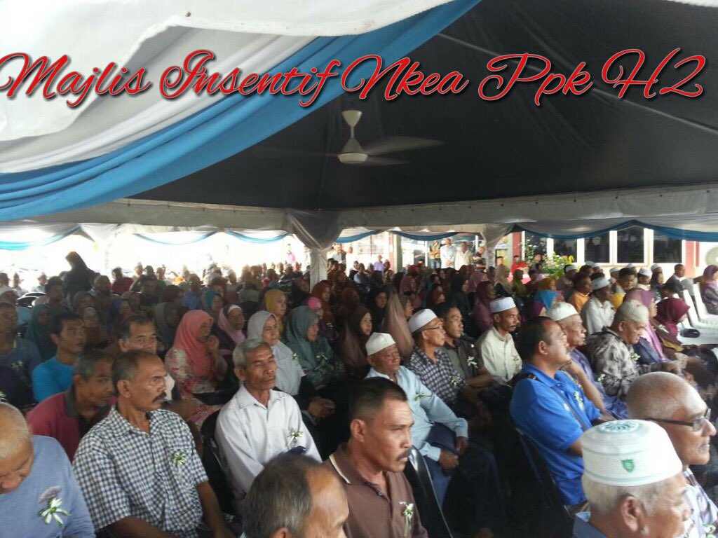 KKushafie's tweet photo. Majlis Penyampaian Insentif NKEA 1/2017 &amp; Zakat PPK 2016 PPK H2 Mada Kepala Batas Oleh Dato' Aminuddin bin Omar ADUN Jitra #madamabeles https://t.co/Rsf1g1fdJO