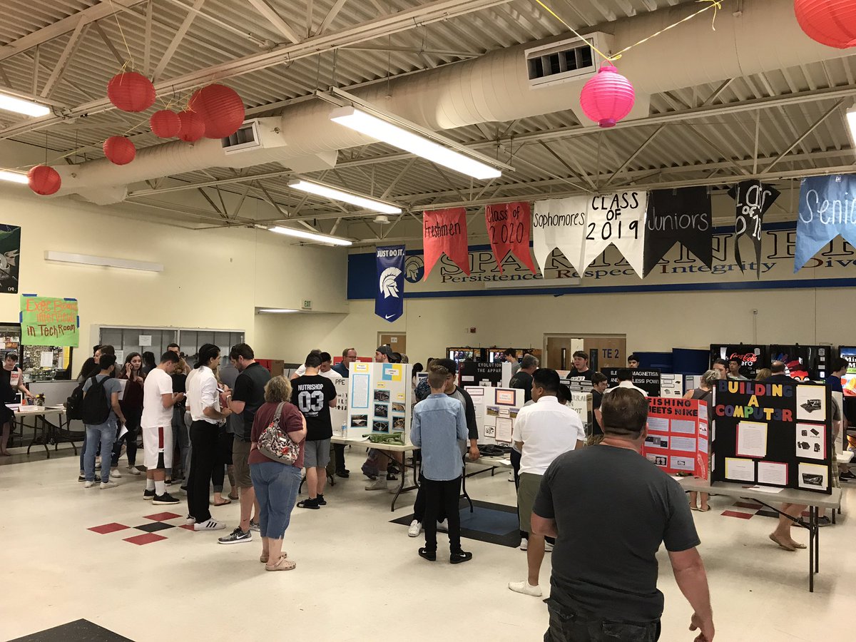 mrspenderhilhi's tweet photo. Hilhi Senior Showcase! @HSD_CCP @OregonCTE @HilhiSparts @johnmatsuo https://t.co/8NFNa7putC