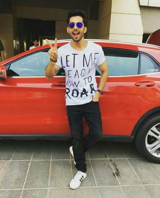 shalusirohi22's tweet photo. Good morning guys.have a lovely day my twitter followers #SweetieWedsNRI Only #10DaysLeft #KeepLovingAndSupporting #KingKohli https://t.co/FoszmHmHTn