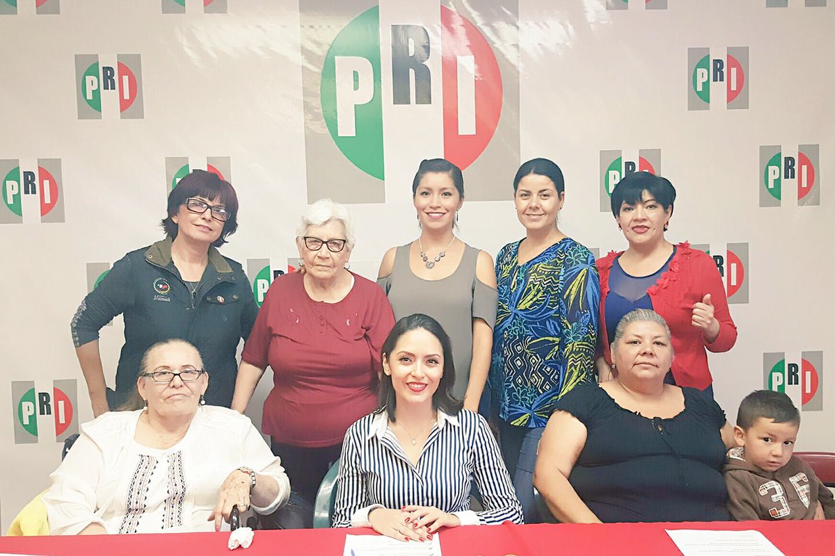 MujerMTBC's tweet photo. Seguimos trabajando en proyectos conjuntos con las secretarías femeniles de sectores y organizaciones del #PRITijuana #PriConRostroDeMujer https://t.co/KOJNufDT9f