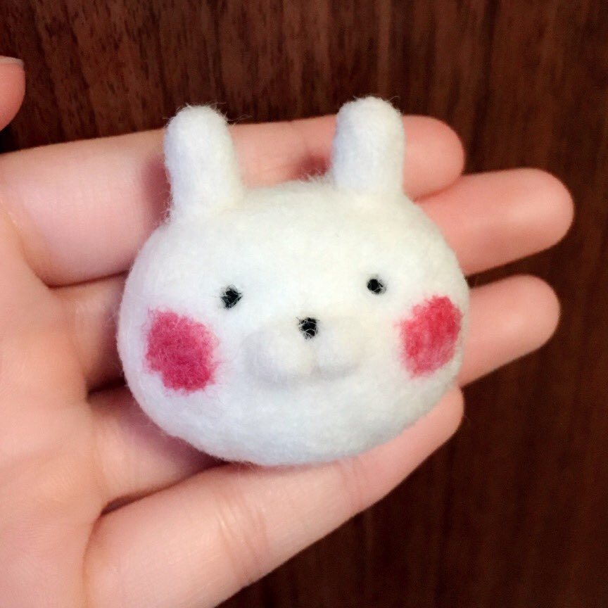 ねこぴか Auf Twitter 羊毛フェルトでうさまる作った ちょっと耳大きすぎたかな 羊毛フェルト うさまる