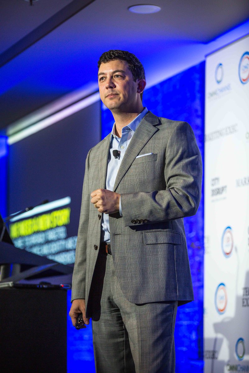 MarketingExecAU's tweet photo. Flashback to #CMODisrupt, Melbourne with Peter Sorckoff from @ATLHawks: "People don’t actually buy what you do, they buy why you do it." https://t.co/i0Rf2LpRCf