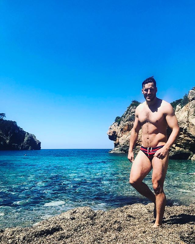 The next Speedo Fan of the Year entry is from @richwindsor37 here in Majorca a few weeks ago.