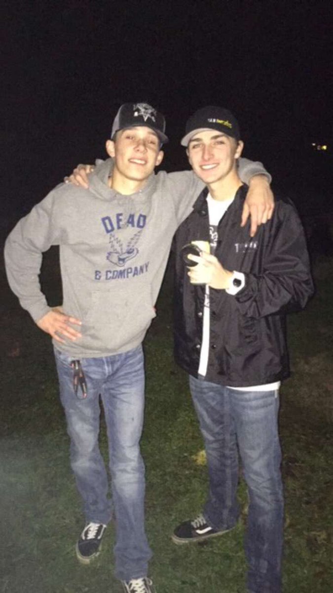 nxckeh's tweet photo. Happy birthday bro #unreleasedpic @stdfreejd123 https://t.co/sAd48YeN26