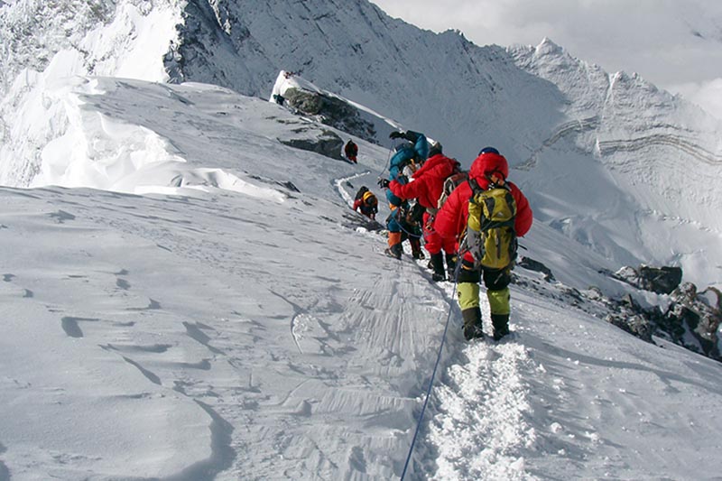 up_everest's tweet photo. A 101 climbers including 56 `Sherpa´ of #Nepal have successfully conquered the world's highest peak in a single day on Monday. https://t.co/CWr5StCzhe