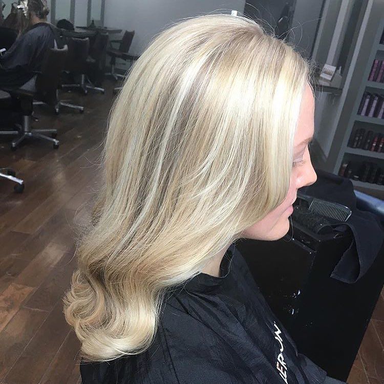 AllertonsOnline's tweet photo. Hair by Sean at Allertons #Leeds #Hair #HairLeeds #Inspiration #BySean #Allertons #AllertonsOnline #EverythingBeauty #balayage #highlights … https://t.co/okcHMKYOyi