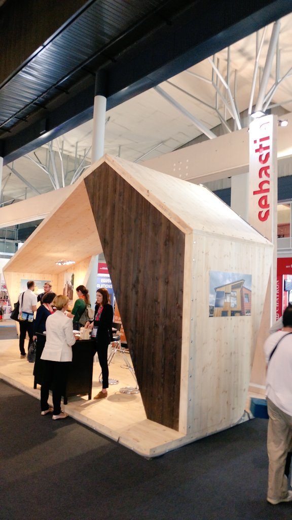 ConstrumatBCN's tweet photo. Una espectacular estructura de #madera domina el stand de @eSebastia en #BarcelonaBuildingC https://t.co/B9qxglTvV4