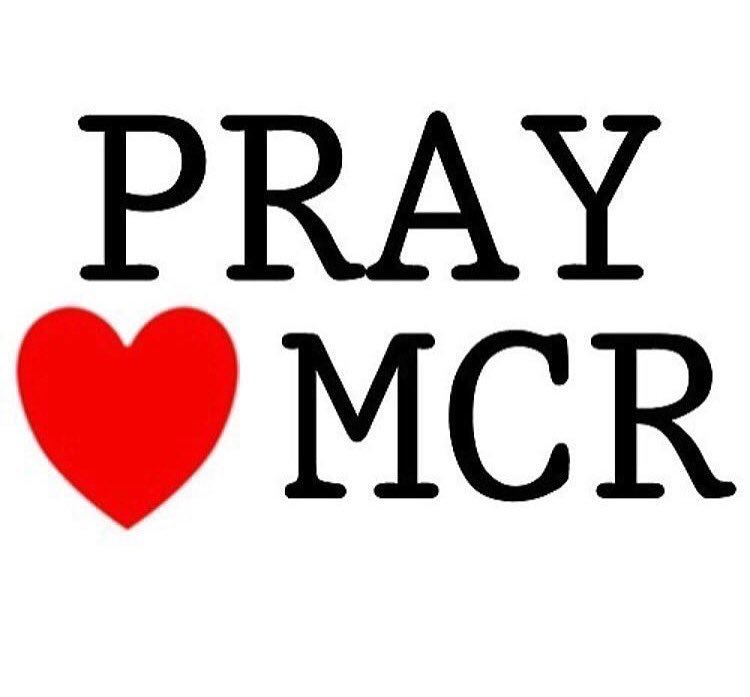 Charlot_Ferrari's tweet photo. 💔🙏🏽#PrayForManchester https://t.co/yQSTEBm1mJ