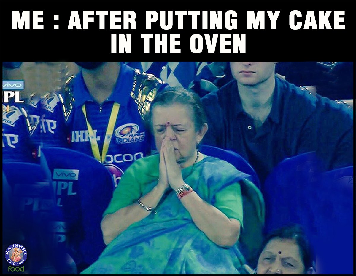 RajshriFood's tweet photo. We are all #prayeraunty in the Kitchen. π¬ππ€£ #baking #bakingthings #oven #lol https://t.co/1IZ3N6CMqI