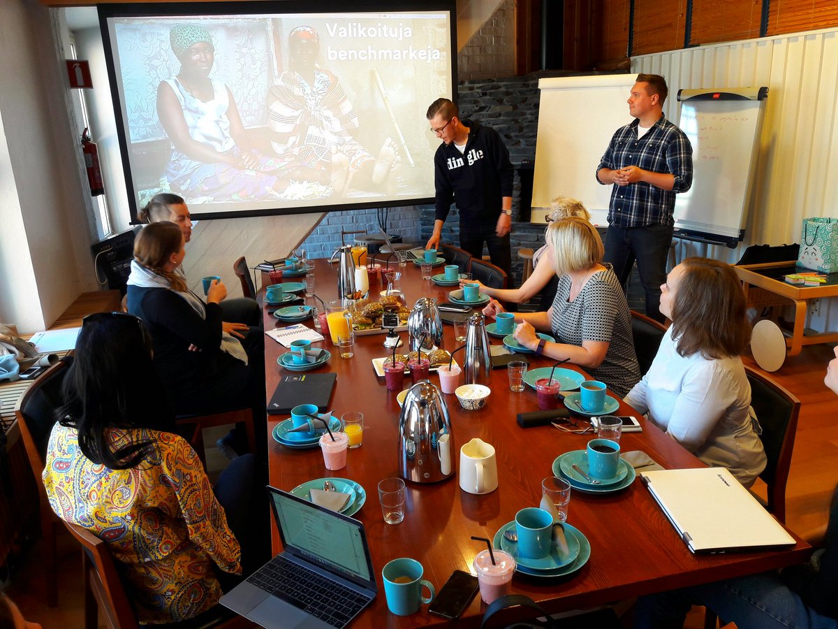 Woohoo <a href="/dingletweet/">Dingle</a>!!! Naisten Pankin probono 3-tuntinen somestrategia-työpaja on alkanut! #yritysvastuu #järjestösome #järjestöviestii