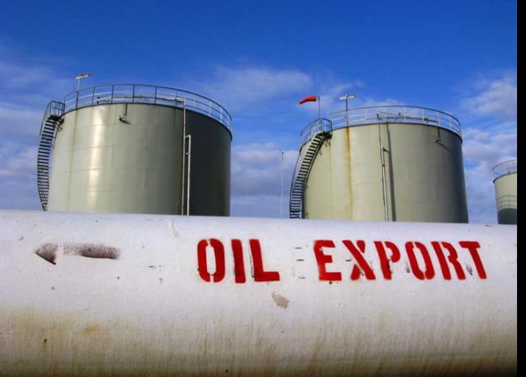 JavierBlas's tweet photo. #Trump proposes selling off half the U.S. strategic #oil reserve (it holds nearly 700 million barrels) https://t.co/OyGRFbDMP0 #OOTT #OPEC https://t.co/sgSxB7KtNF