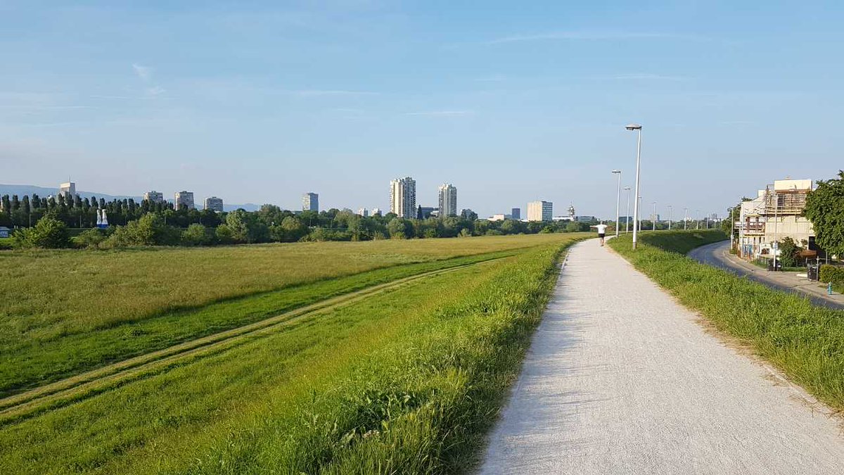 RunZagreb's tweet photo. #Running like a local #RunZagreb #RunCroatia #SavaRiver #Zagreb https://t.co/G2F8m1iTvx