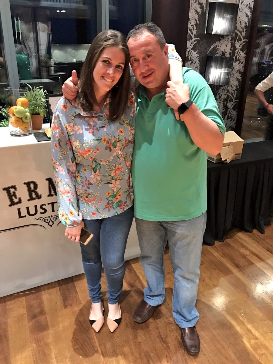 SastrePaco's tweet photo. PRESENTACIÓN de "un vermut de altura desde las alturas" 🔝👏🏻@BodegasLustau Muy buen vermut , buen@s amig@s , vistas🔝 y 👏🏻👏🏻al #GrupoCaballero https://t.co/U8FutKrUys