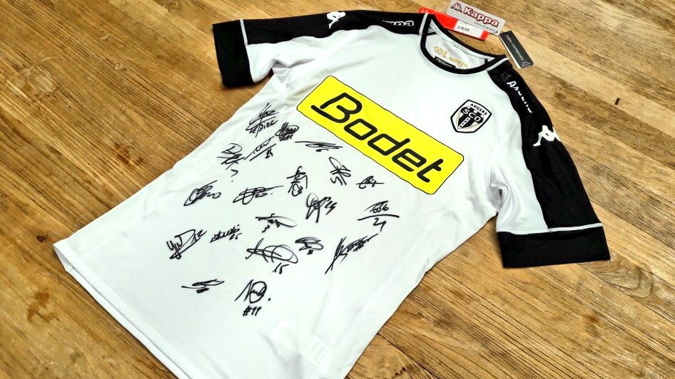 LaDalleAngevOFF's tweet photo. 🏆#DéfiCoupe
Avant la finale, @KappaFrance et @LaDalleAngevOFF vous offrent 1 maillot dédicacé par la #TeamSCO ⚫⚪
RT + Follow pour jouer ! https://t.co/nKdZ9UyrVq