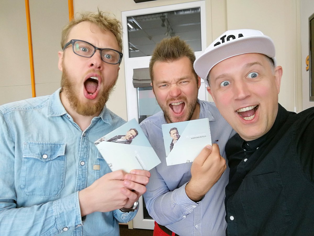 Esmu <a href="/RadioSWH/">RadioSWH</a> pie Tik Tik Tik čaļiem <a href="/KasparsBreidaks/">kaspars.breidaks</a> <a href="/valdissils/">Valdis Sils</a>. Runājām par jauno albumu #VēlViensLaimīgsRīts