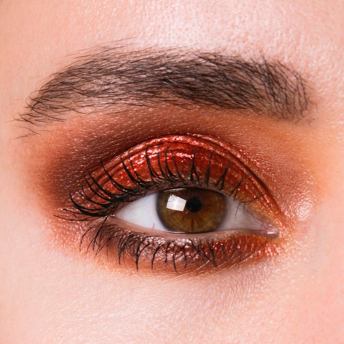 MAC_Mariam_K's tweet photo. Rusty Eyes using Copper Reflects #MACCosmetics #MariamKhairallah #Rusty #MiddleEast #Makeup https://t.co/Uk8VBGrhWx