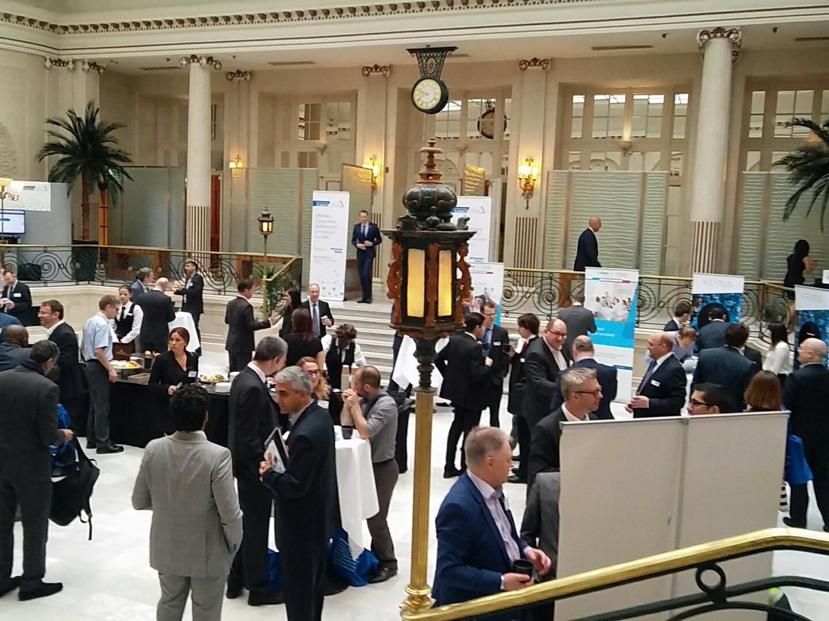MartijnMollmann's tweet photo. First attendees are in at the #IBSummit in London @infobldrsINTL #betterdata #betteranalytics https://t.co/gelAQi2bkz