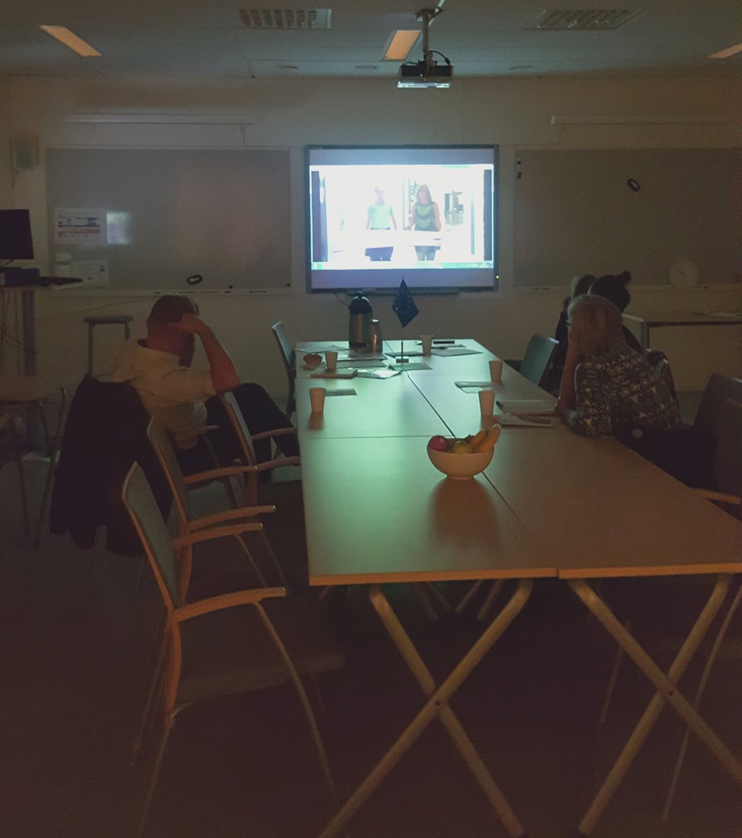 JagmedS's tweet photo. Riksdagspolitiker på besök i Nyköping och vi inleder med #jagmed filmen. https://t.co/kYPUWZi3lK