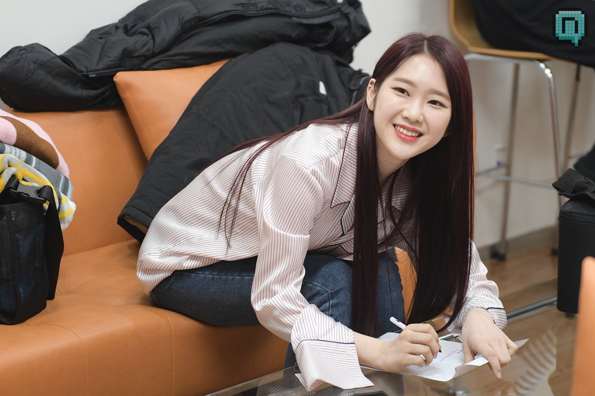 itsLIVEofficial's tweet photo. <아!님들 오마이걸편> #속마음_방석퀴즈 비하인드 영상 대공개 🙌🏻✨ 본격 먹방은 지금부터!! 아님들에 푹 빠져버린 옴걸이들💕 지금 바로 님들 앱으로 고고!! #오마이걸 #아님들 #NIMDLE
님들 앱 다운👉🏻https://t.co/OwXAW3xcMH https://t.co/FoEupLTf2m