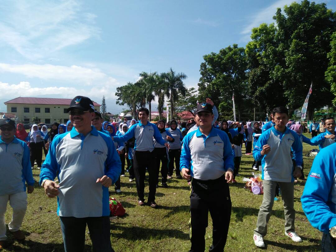 antoniherwan's tweet photo. Sukseskan gerakan masyarakat hidup sehat (Germas) dgn melalukan altivitas fisik secara rutin minimal 30 menit, keluarga sehat dan produktif https://t.co/bvT3DSKvvQ