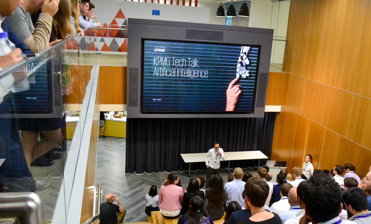 jonnydata's tweet image. If it's not AI cloud, it's not enough for me! @KPMGTechGrowth talk with @Microsoft - the unstoppable rise of #AI