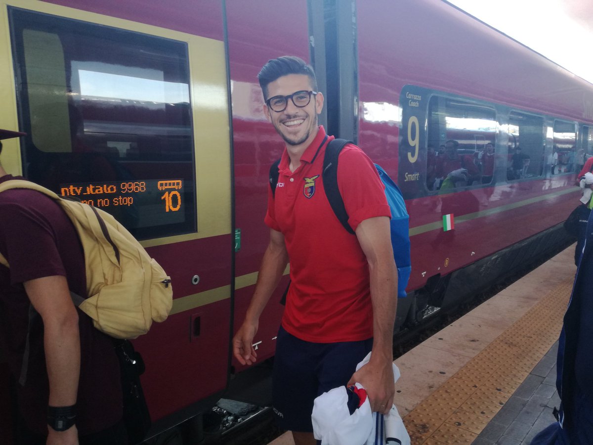 CasertanaFC's tweet photo. I #Falchetti sono partiti alla volta del ritiro di #Alessandria
Domani si scende in campo allo #stadioMoccagatta
#ForzaFalchi https://t.co/muAJjvHILt