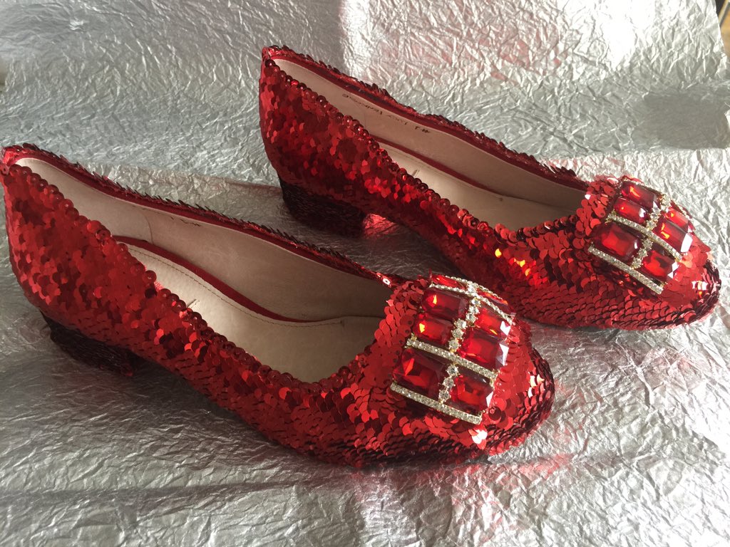 hisey_mike's tweet photo. @Lucy_Penrose @JudyWestEnd You are so welcome ! You and your show keep her spirit alive. 👠🌈❤️ https://t.co/YOhwJqz8nx
