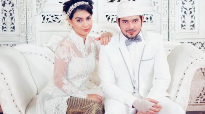 liputan6dotcom's tweet photo. Tama-Tania Menikah, Fans Berkah Cinta Bahagia https://t.co/8MY0if0NGu https://t.co/3GL711zqI7