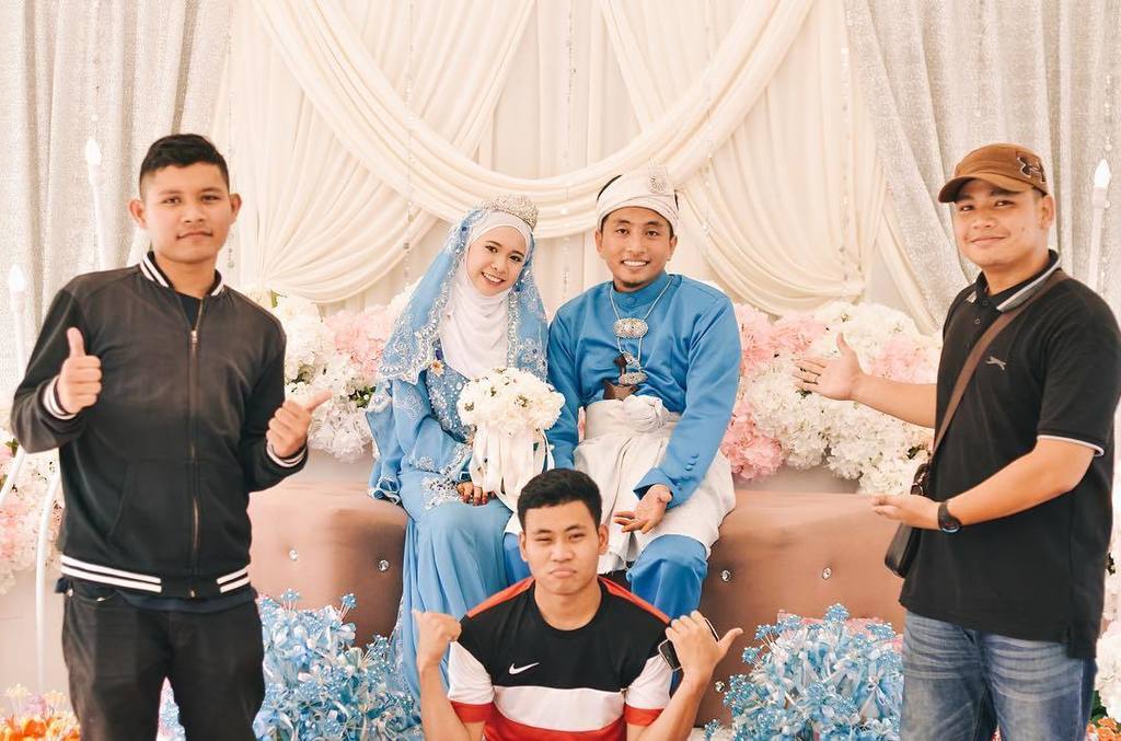 EzooDeen's tweet photo. .
Solemnization Johan X Iqin
SG BERT X UMP
.
#potd #hishamuddin #samtish #sgbert #sgbertih #bertihjagung #bangsawa… https://t.co/zRDIkvolhY https://t.co/vu8dDPsYXb