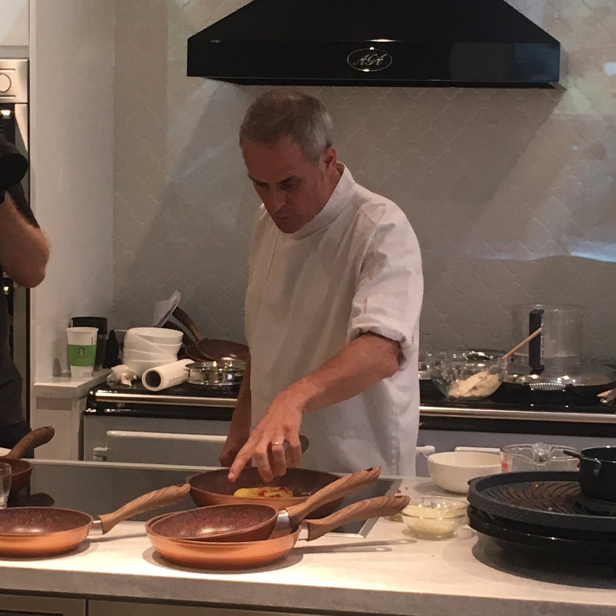 shahnazinlondon's tweet photo. Absolutely delicious #philvickery Fresh Pineapple & Vanilla Syrup all cooked in the #copperstonepans (I now want a set) ππ» #jmlbrunch https://t.co/p51hVBHeXz