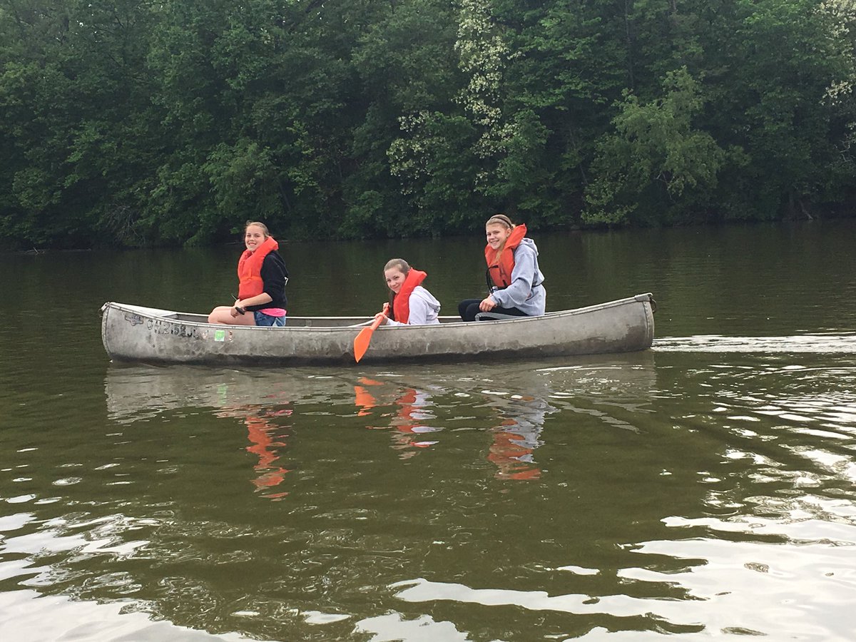 ojhslibrary1's tweet photo. A morning canoe! @Otsego_Grade6  #OtsegoKnights https://t.co/JuzuxY7fM0