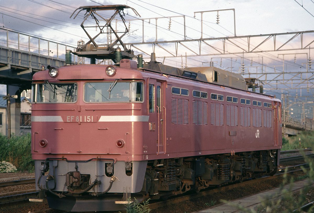 EF81-151 当時長岡のEF81は赤2号化がすすめられていましたが、貴重な