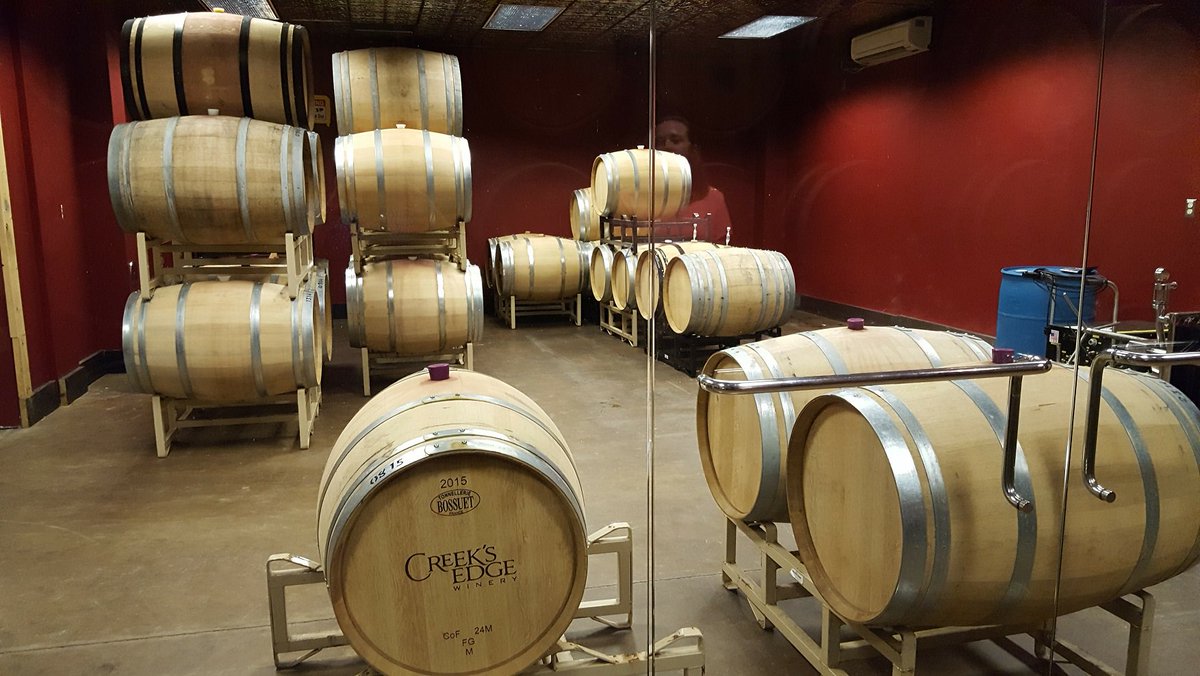 AmericanWineryGuide tweet media