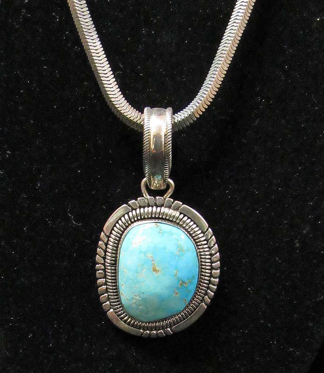 NativePawn's tweet image. Small Carico Lake #turquoise pendant, #sterlingsilver, with detailed #silverwork #VintageNecklace
#SHOPNOW $265.00👉🏻
bit.ly/2qRyOGZ