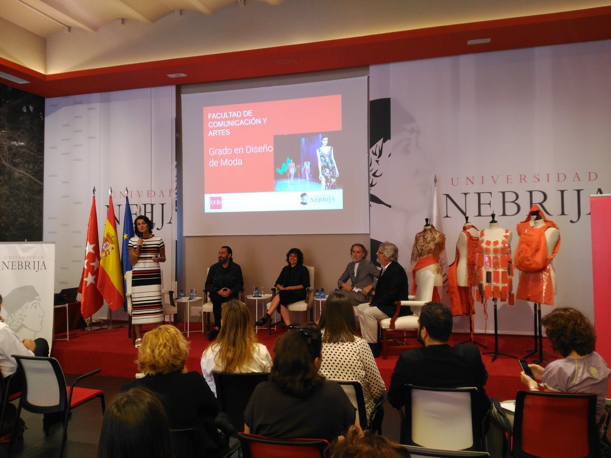 Nebrija's tweet photo. "Utilizamos solo materiales sostenibles" Carolina Blázquez de @ecoalf #ModaEnNebrija @iademadrid https://t.co/LF8nqWsj9P
